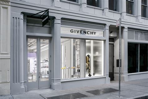 boutiques givenchy.